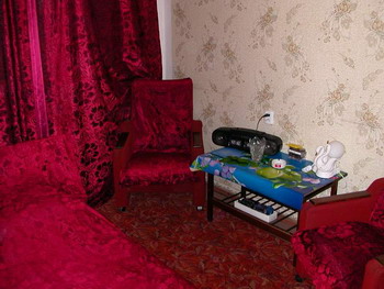 Красный номер гостиница на Толстого 25, Владивосток