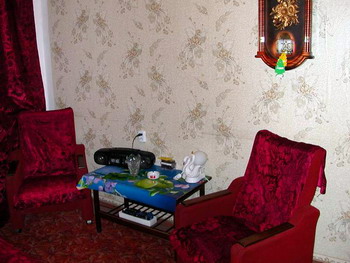 Красный номер гостиница на Толстого 25, Владивосток